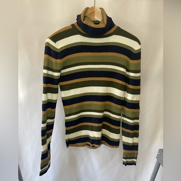 Striped knit turtle neck. The perfect colour palette for a spring piece! - Picture 2 of 3